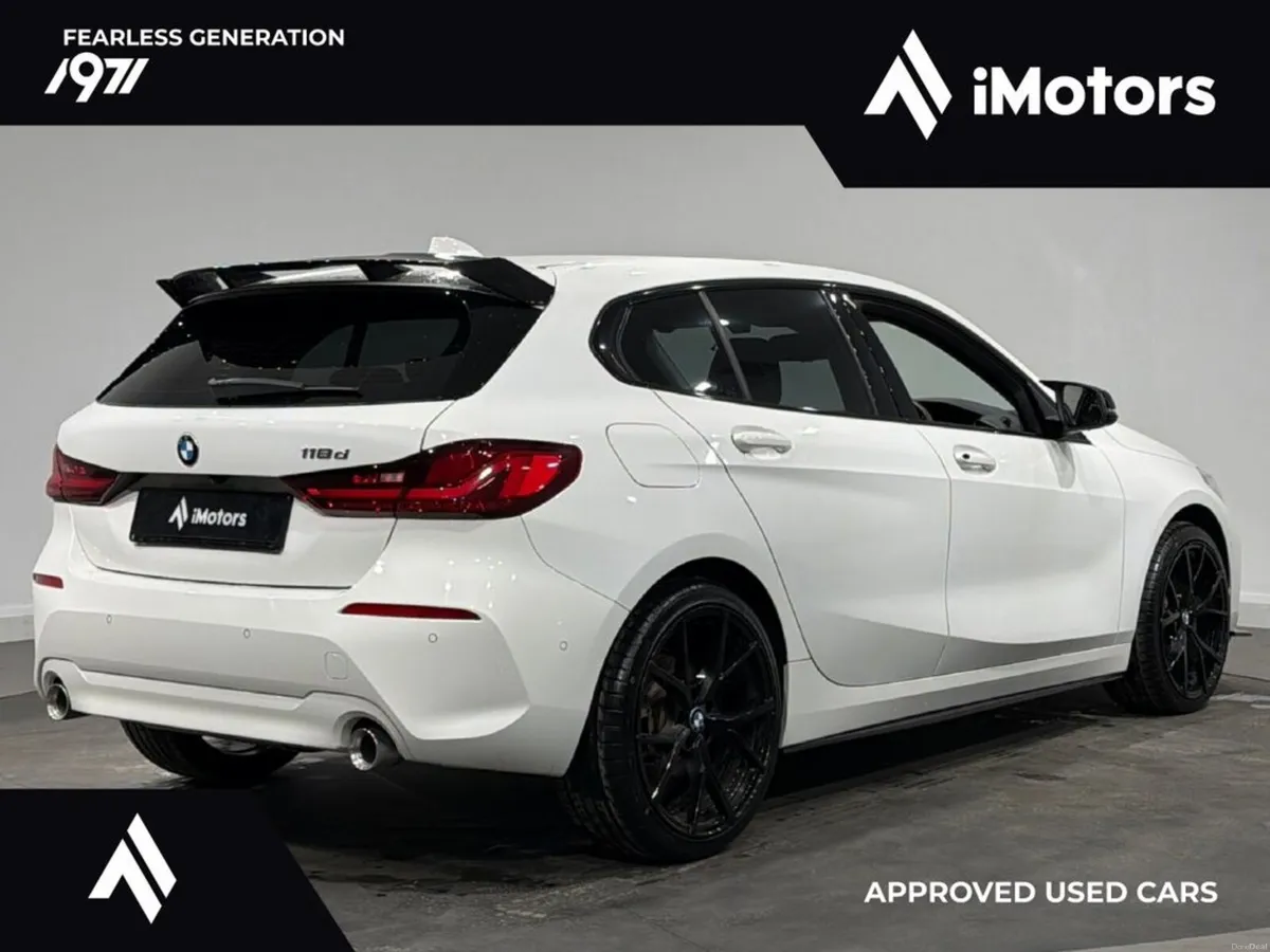 BMW 1-Series M-PERFORMANCE STYLING LOW MILEAGE - Image 3