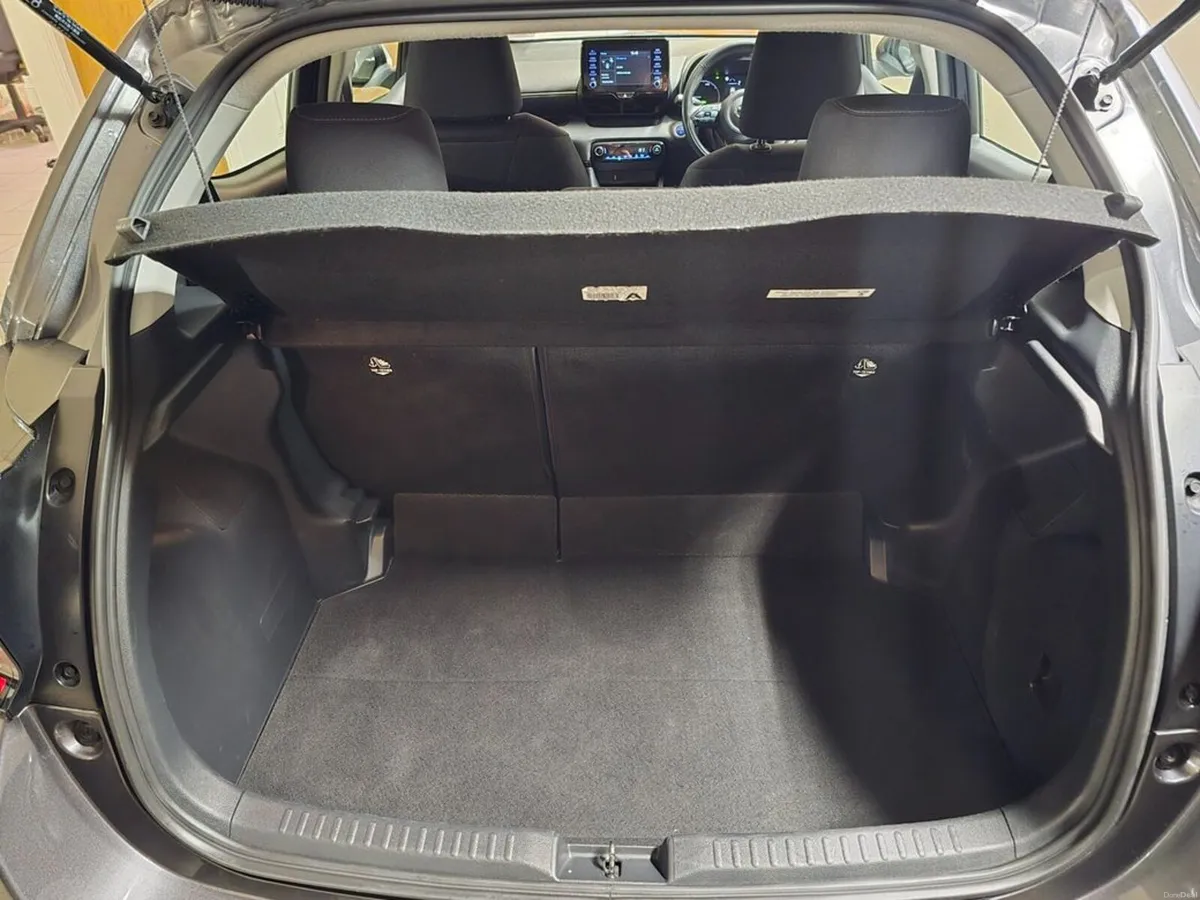 Toyota Yaris Hybrid Luna New Generation Automatic - Image 6