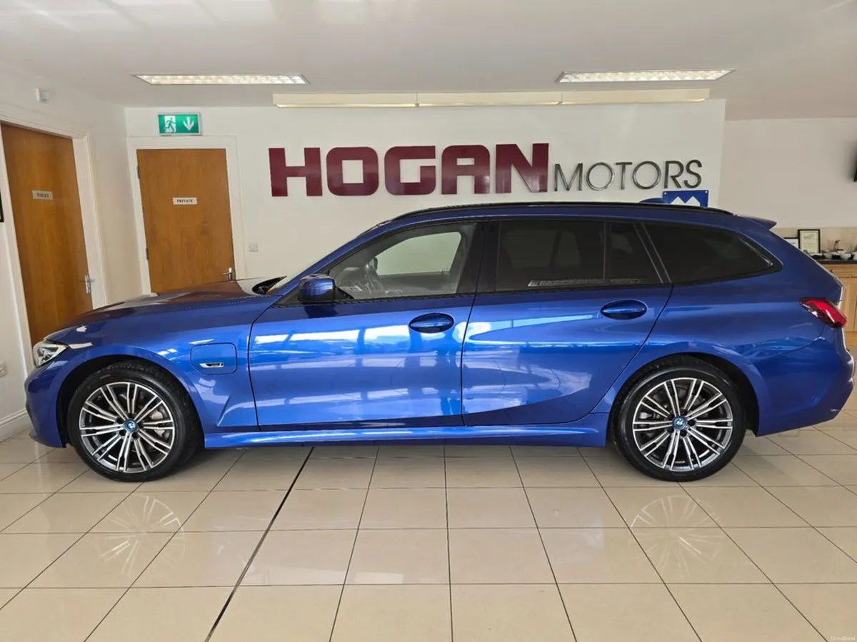BMW 3-Series 330e xDrive M Sport Touring PHEV - Image 4
