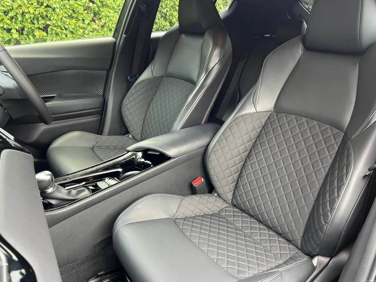 Toyota C-HR G MODE-NERO 1.8 HYBRID AUTO // SERVICE - Image 6