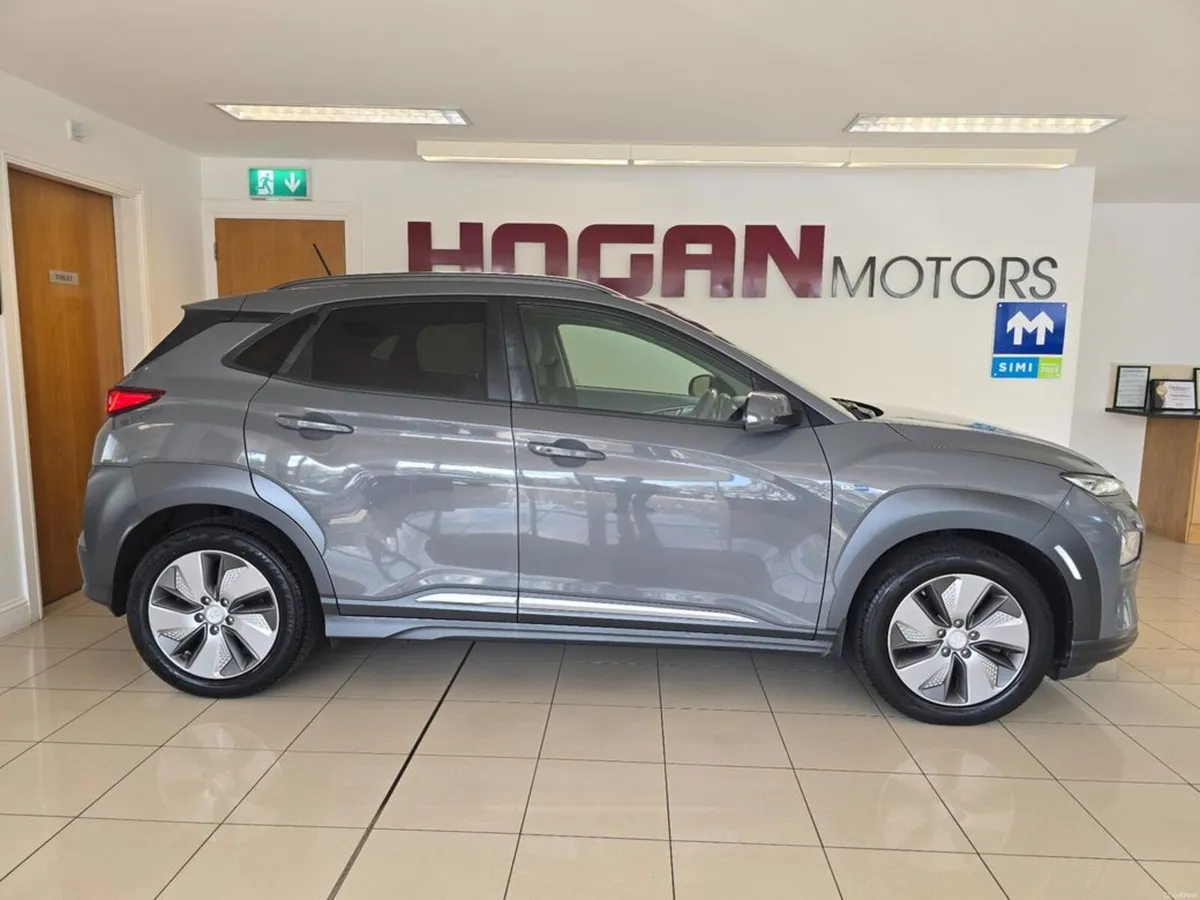 Hyundai KONA Electric 64kWH Premium Automatic *Bes - Image 3