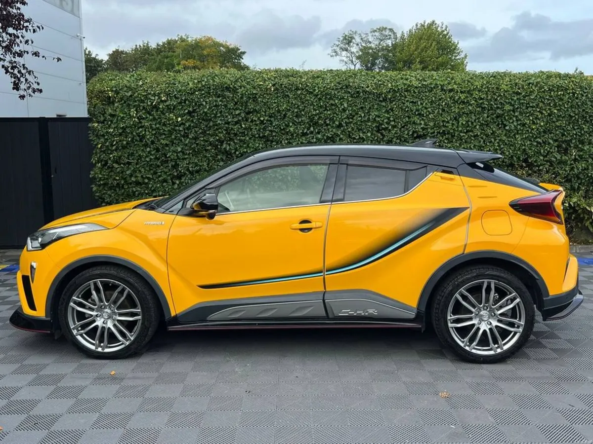 Toyota C-HR 1.8 HYBRID AUTO // SERVICE HISTORY // - Image 3