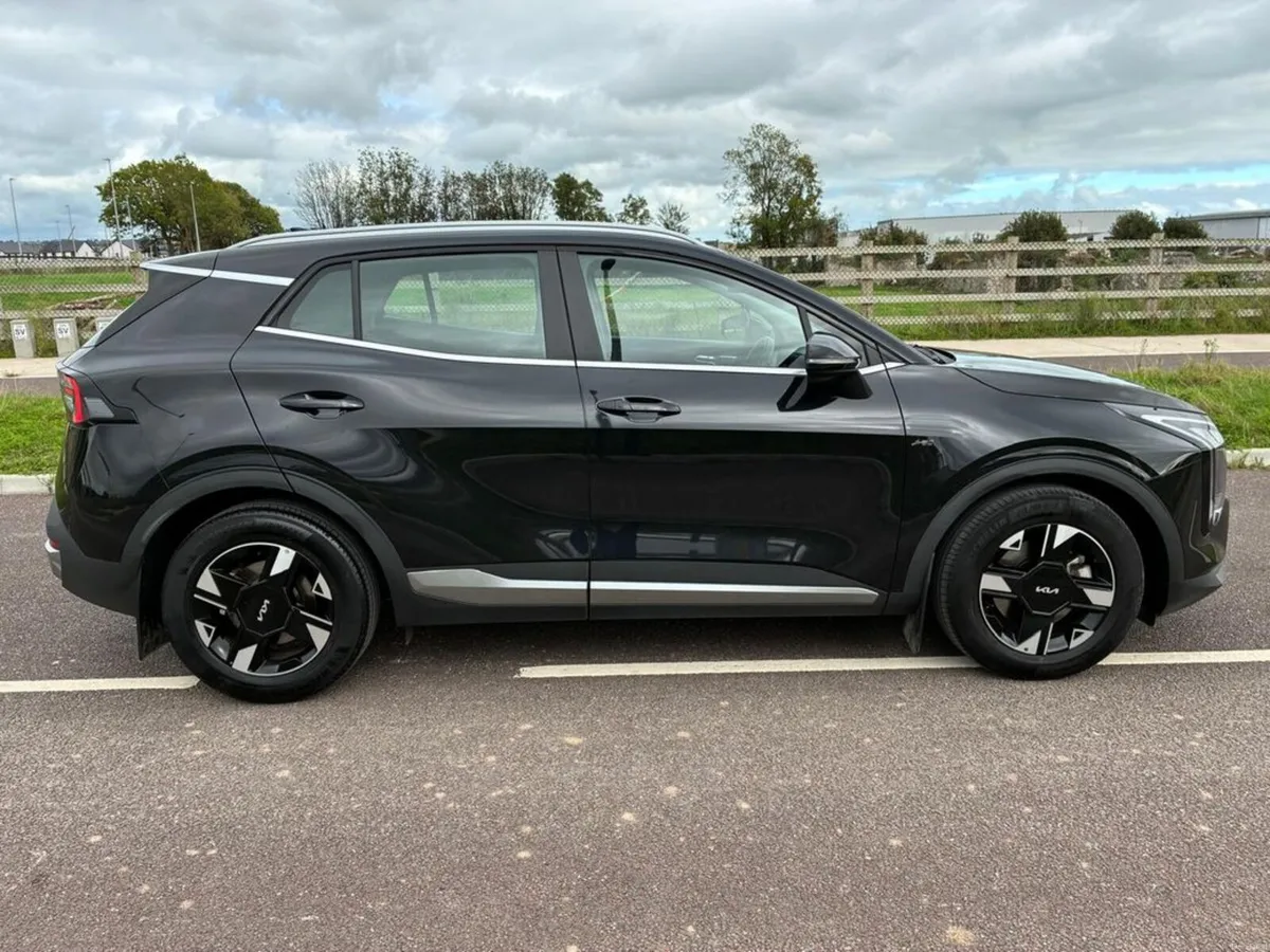 Kia Sportage 1.6d Premium Spec 7 year warranty *LI - Image 3