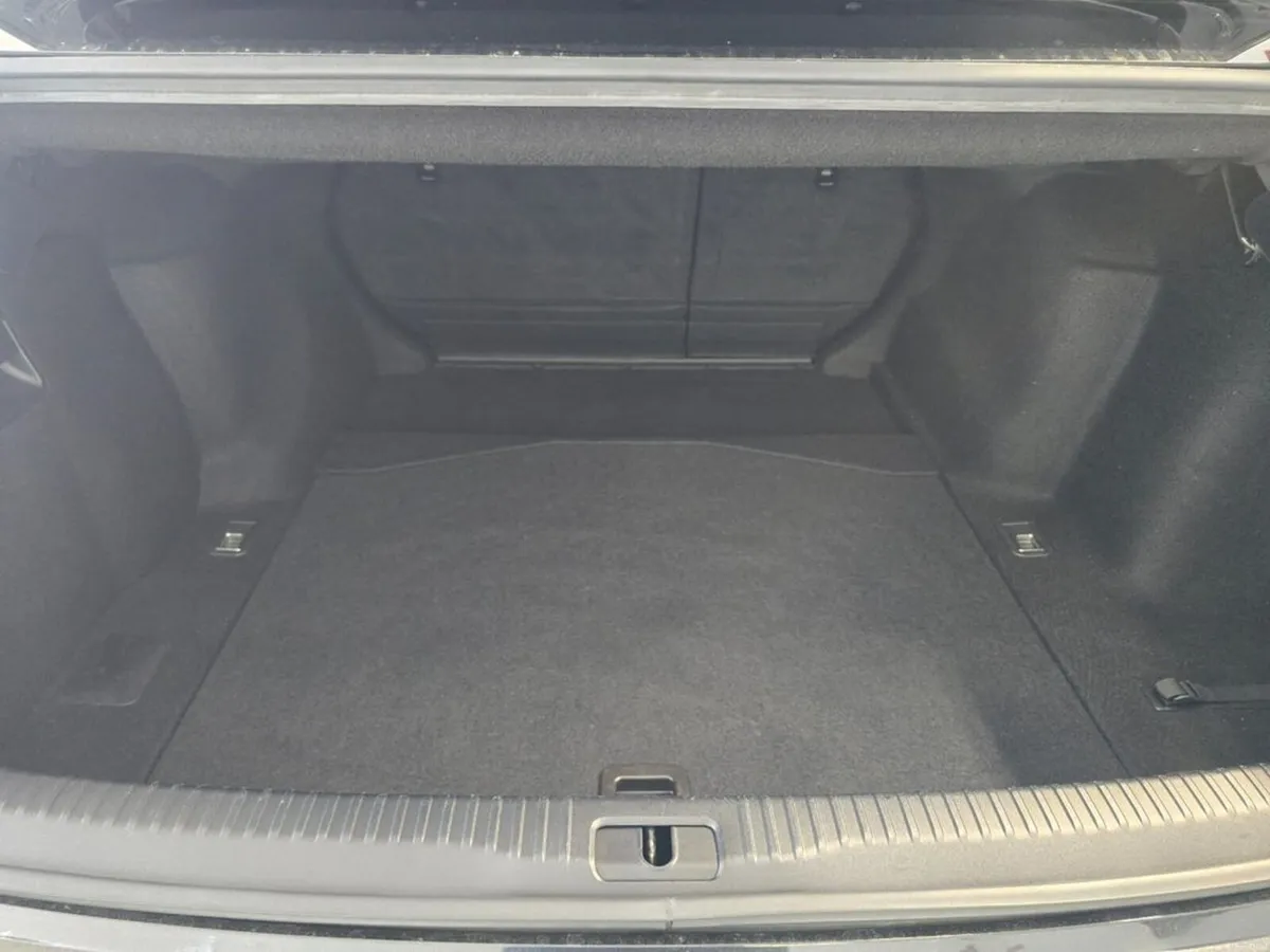 Lexus IS Hybrid Premium Automatic Saloon - Image 6