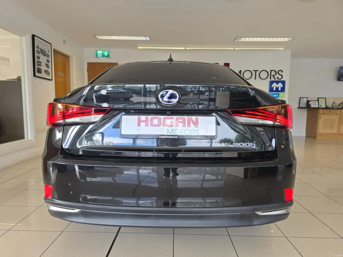 Lexus IS Hybrid Premium Automatic Saloon - Image 5