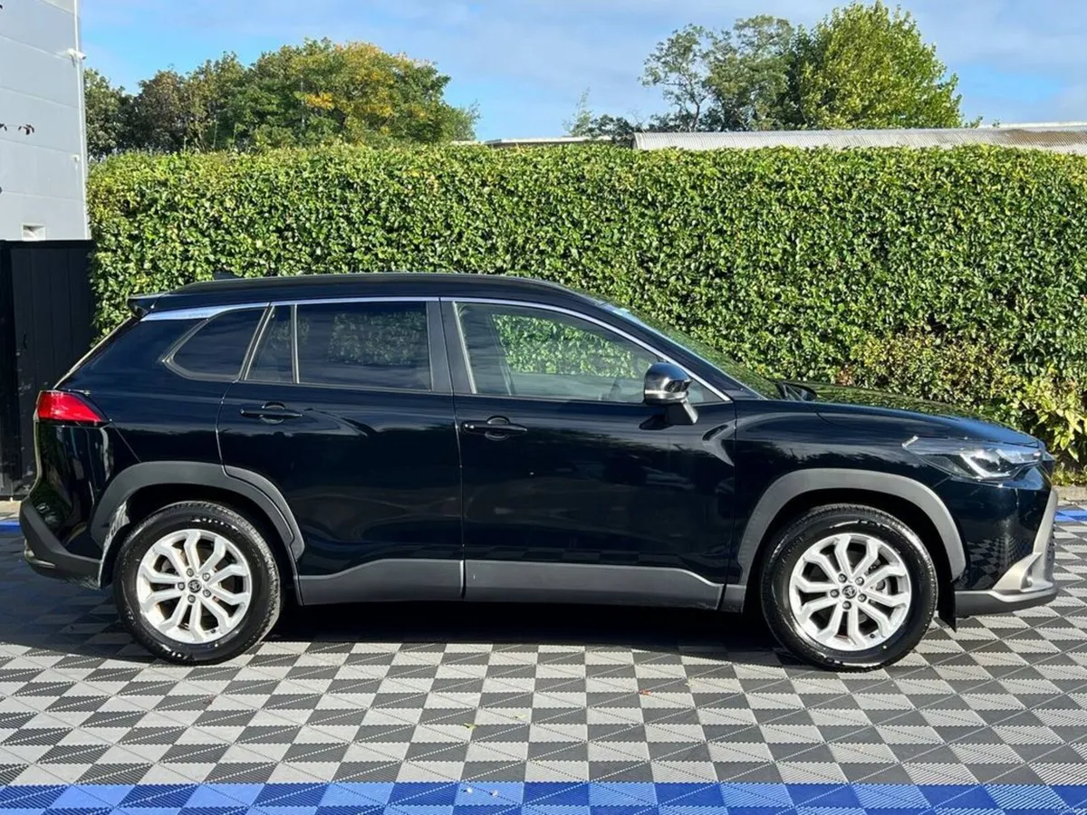 Toyota Corolla Cross 1.8 HYBRID AUTO // ADAPTIVE C - Image 2