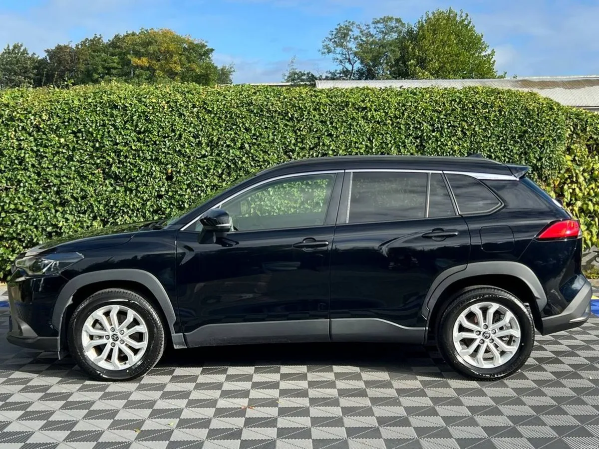 Toyota Corolla Cross 1.8 HYBRID AUTO // ADAPTIVE C - Image 3