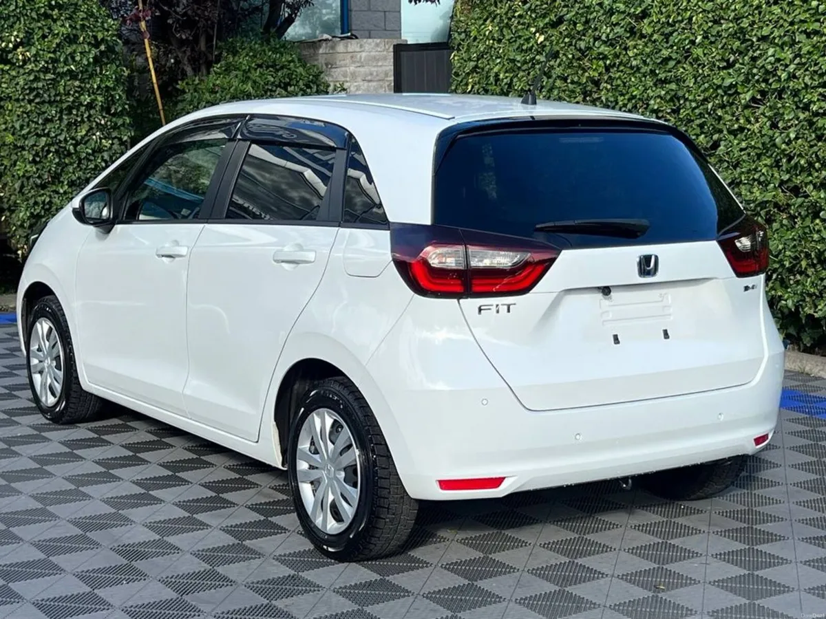 Honda Fit 1.2 HYBRID AUTO // DIGITAL CLUSTER // RE - Image 5