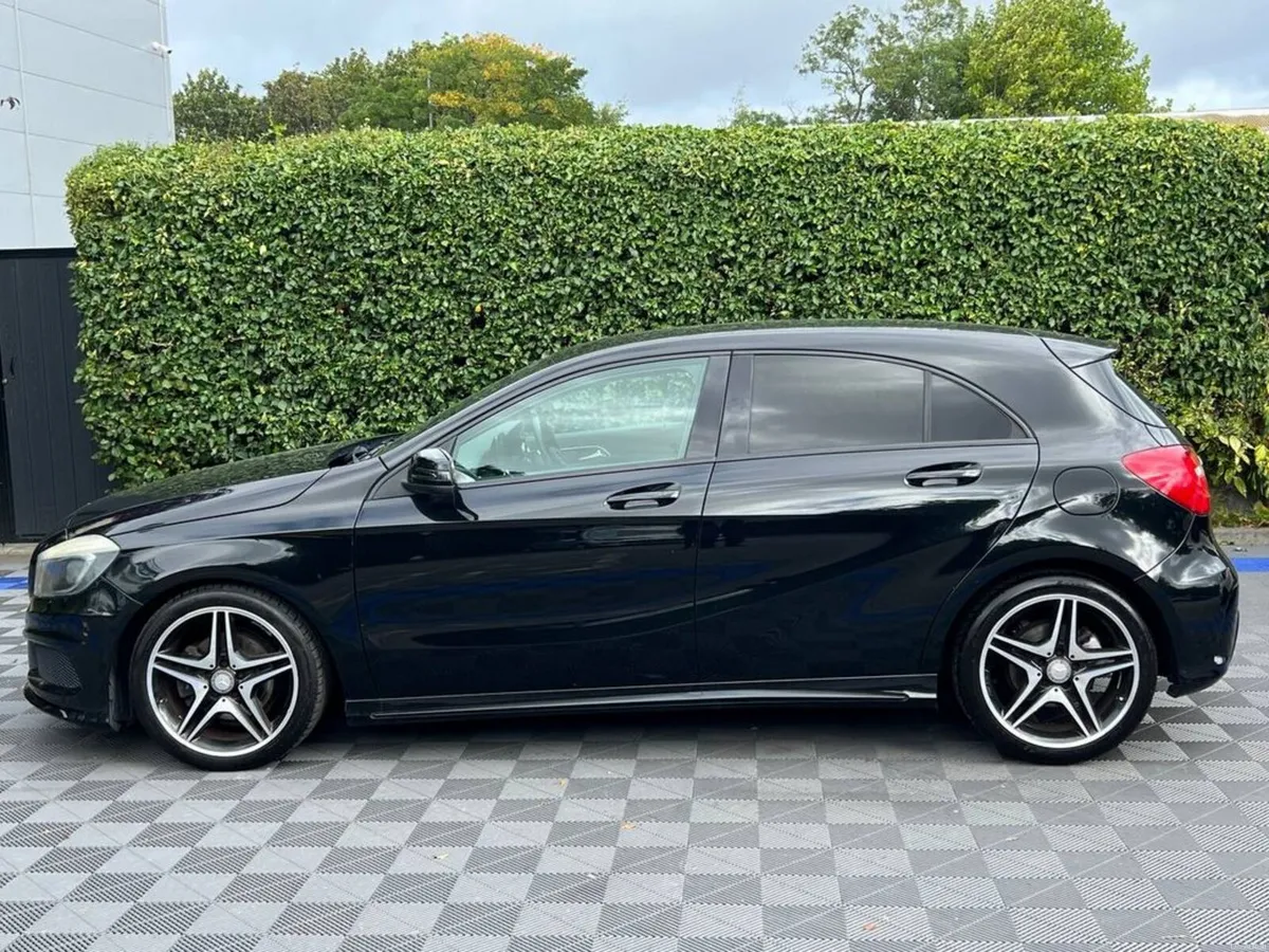 Mercedes-Benz A-Class A180 AMG-LINE 1.6 AUTO // CR - Image 3