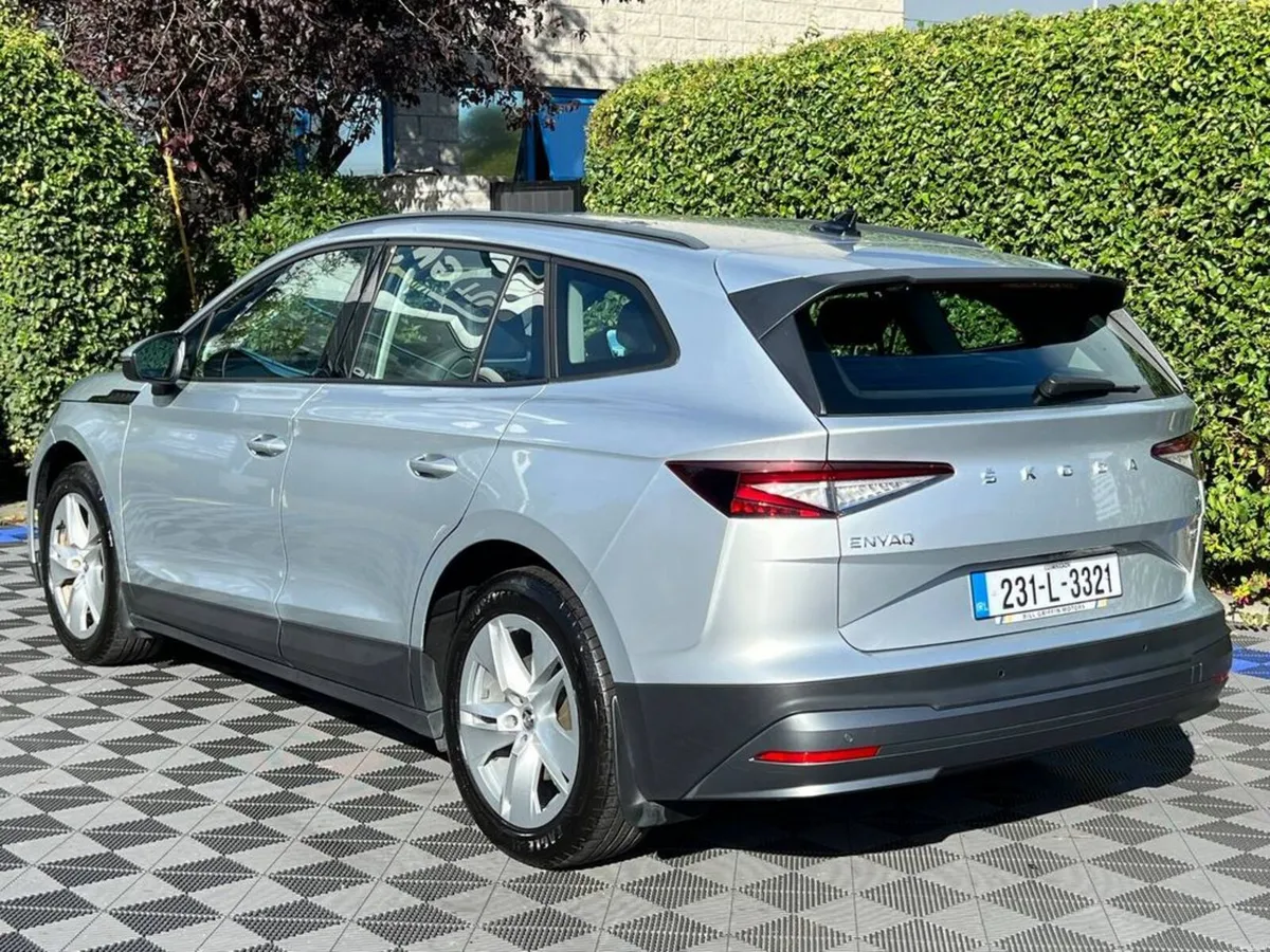 Skoda Enyaq 60 IV 58KWH // LOW MILEAGE // 19" ALLO - Image 6