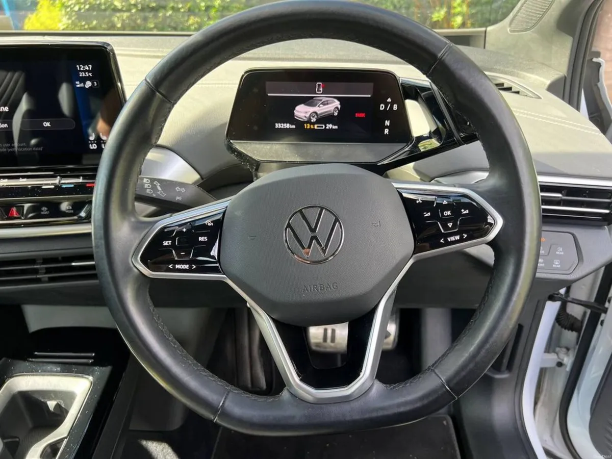 Volkswagen ID.4 PURE 52KWH // ADAPTIVE CRUISE CONT - Image 4