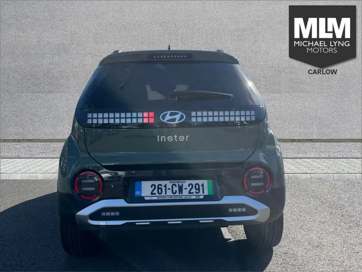 Hyundai INSTER Elegance 49kwh 5DR Auto - Image 6