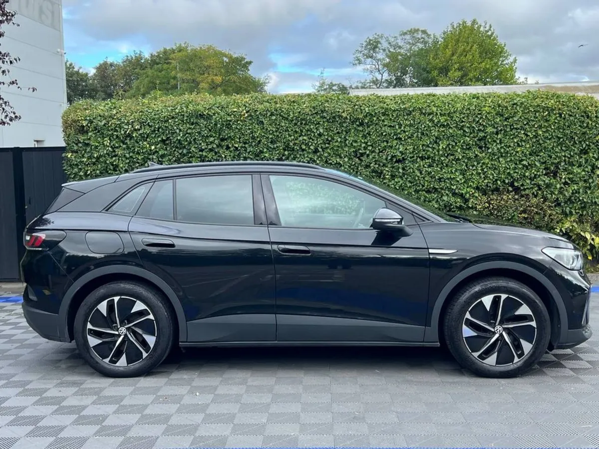 Volkswagen ID.4 PURE 52KWH // LEATHER/ALCANTARA HE - Image 2