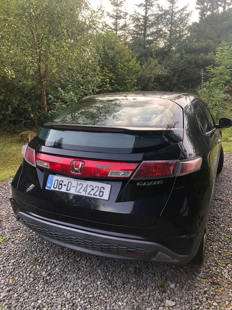 Black Honda Civic 2006 - Image 3