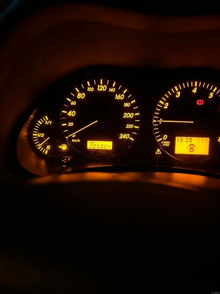2007 Toyota Avensis - Image 2