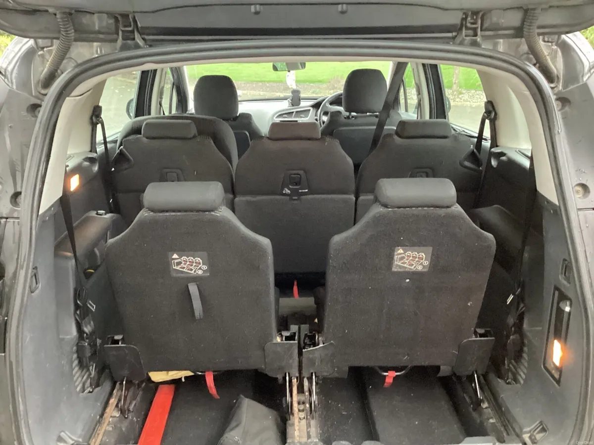 Peugeot 5008 2013 - Image 2