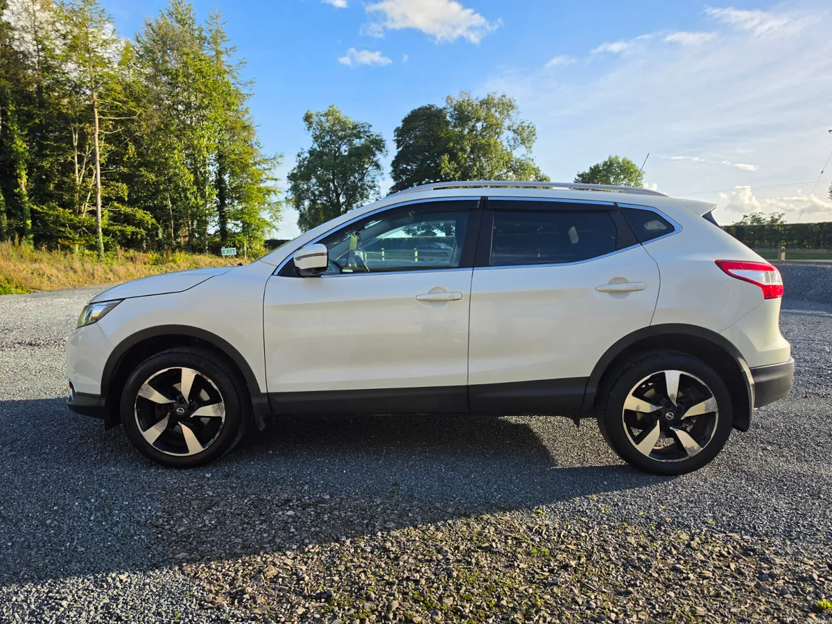 Nissan Qashqai diesel SV ( NCT and TAX ) - Image 5