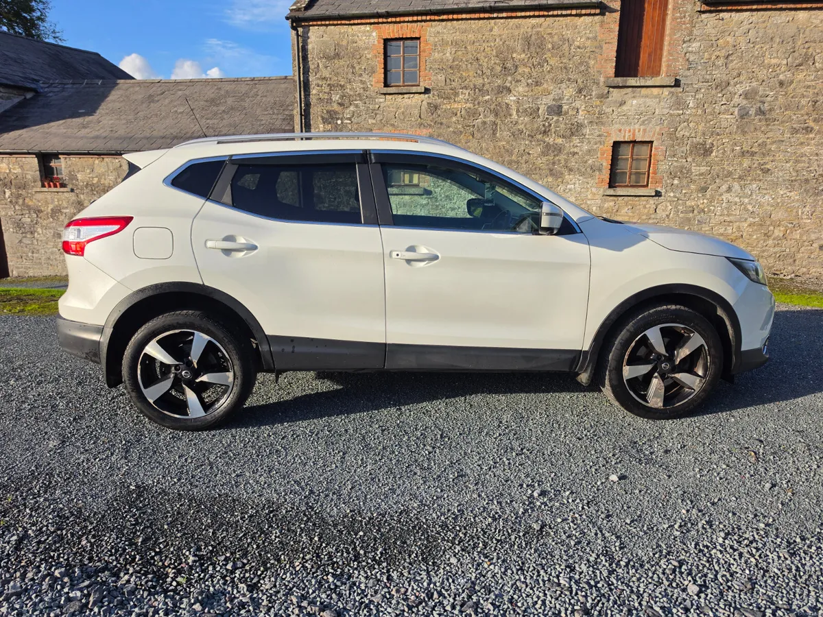 Nissan Qashqai diesel SV ( NCT and TAX ) - Image 4