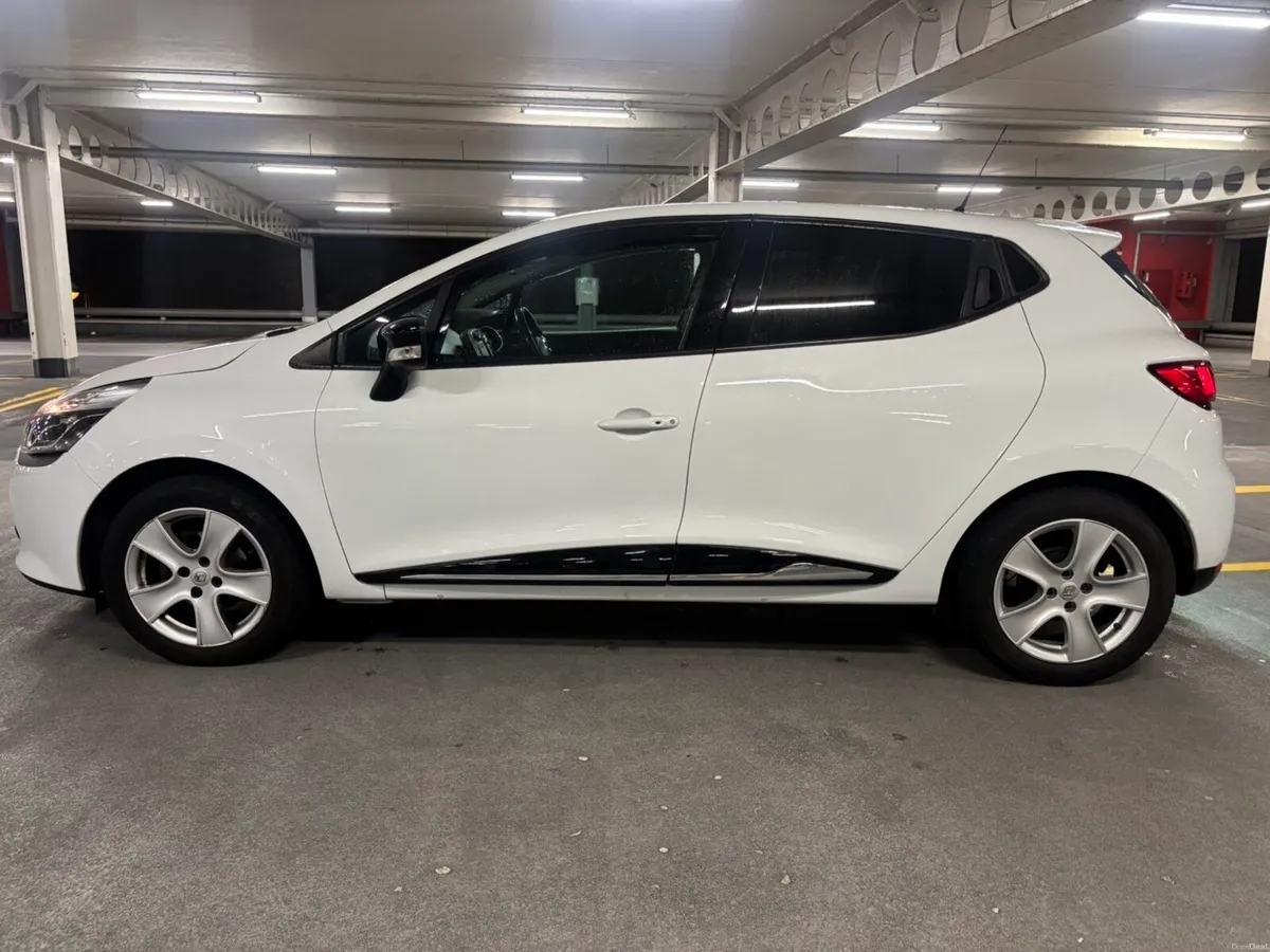 Renault Clio Dynamique Nav 1.1L Petrol *Fresh NCT* - Image 4