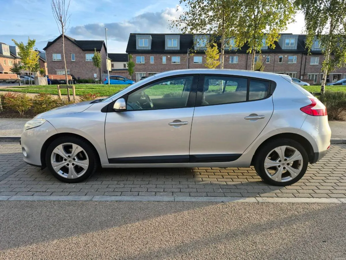 2011 RENAULT MEGANE 1.6 VVT DYNAMIQUE - Image 4