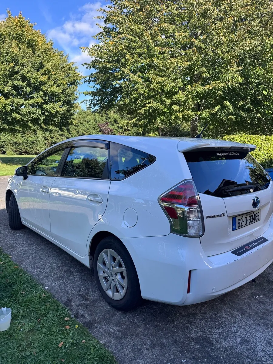 Toyota Prius Alpha 7 seater - Image 5
