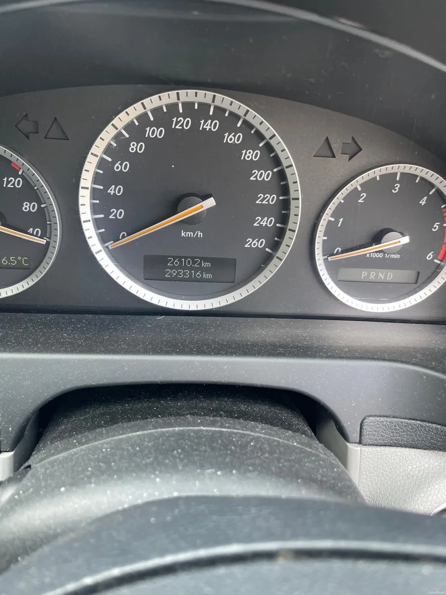Car - Image 4