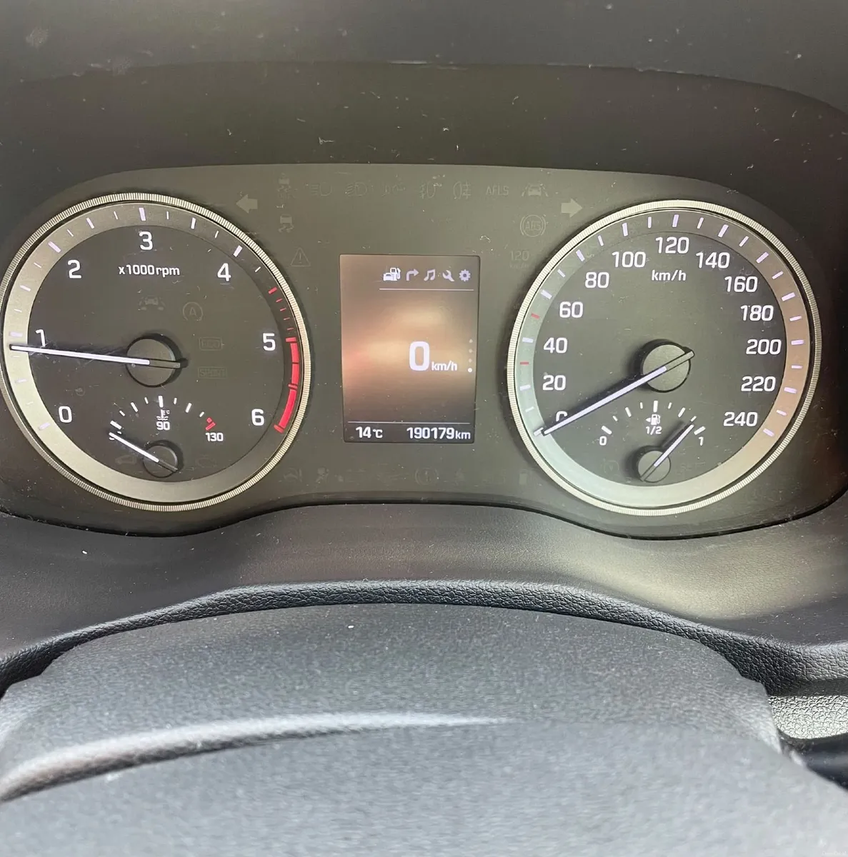 181 Hyundai Tucson Executive SE 1.7L CRDI - Image 4
