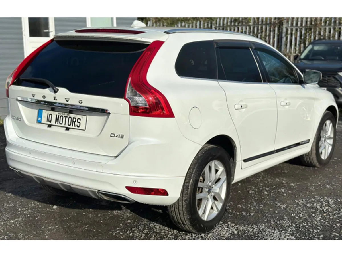 Volvo XC60 2.0L Diesel Automatic Cream Leather Sun - Image 4