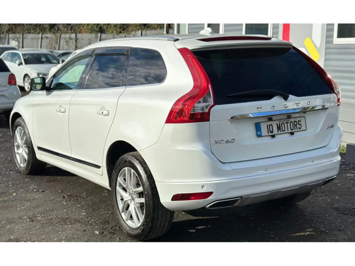 Volvo XC60 2.0L Diesel Automatic Cream Leather Sun - Image 6