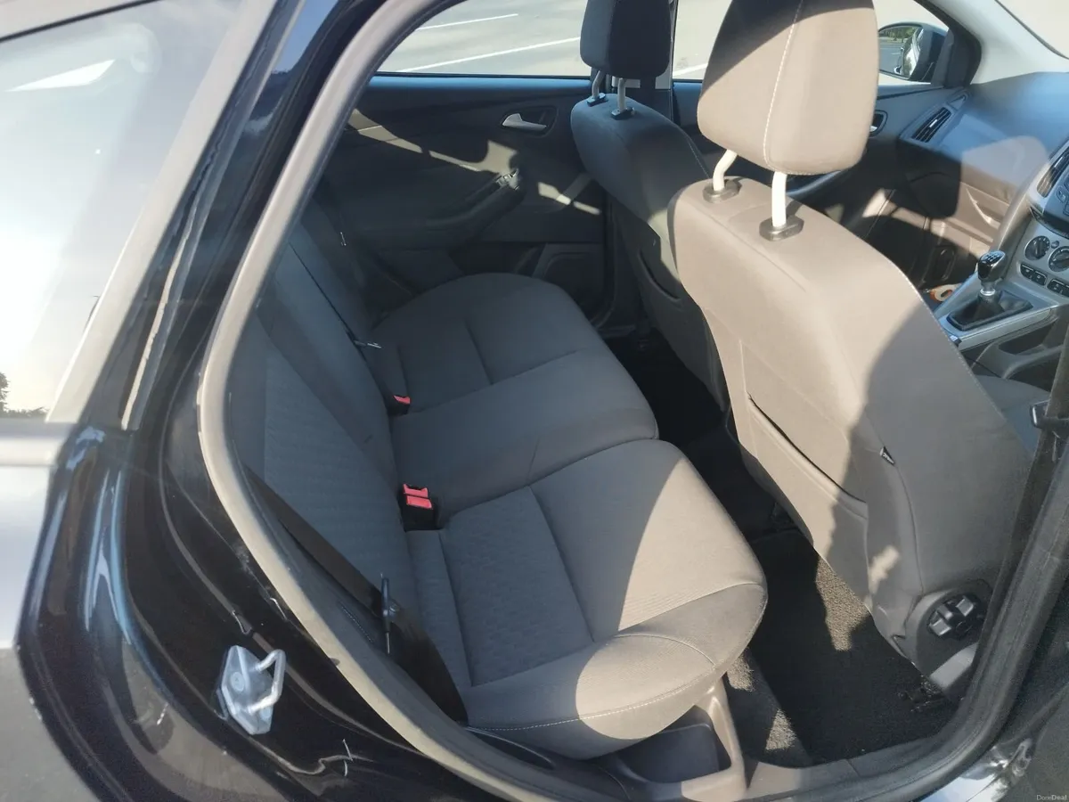 Ford Focus 2014 - Image 2