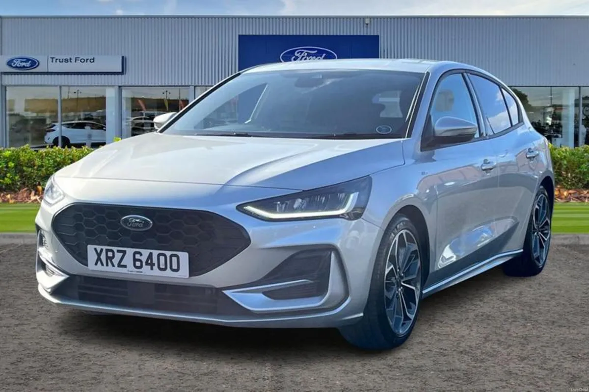 Ford Focus 1.0T EcoBoost MHEV ST-Line X Hatchback - Image 5
