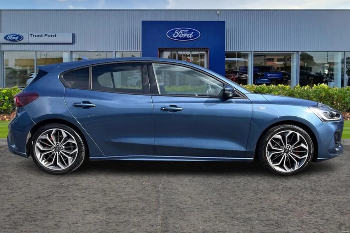 Ford Focus ST-Line X - Image 3