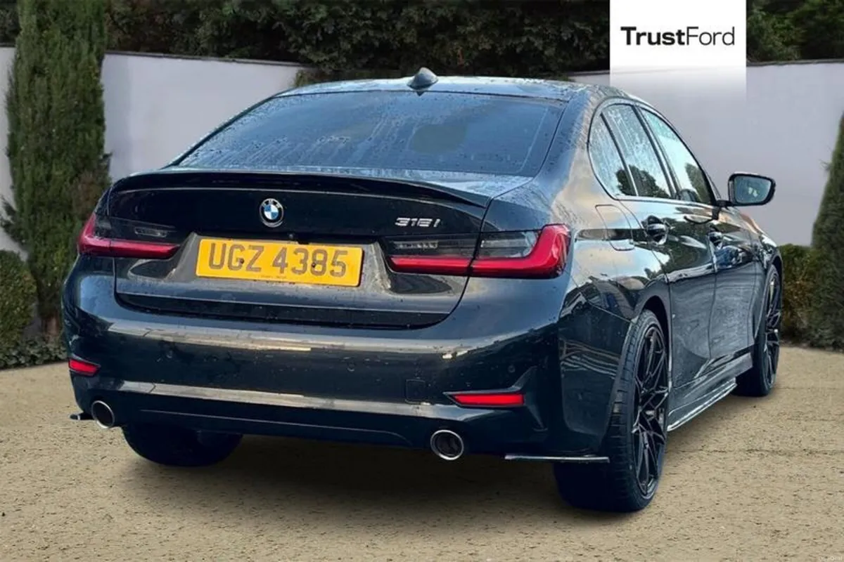 BMW 3-Series 318i Sport 4dr Step Auto- 20'' M4 ALL - Image 4