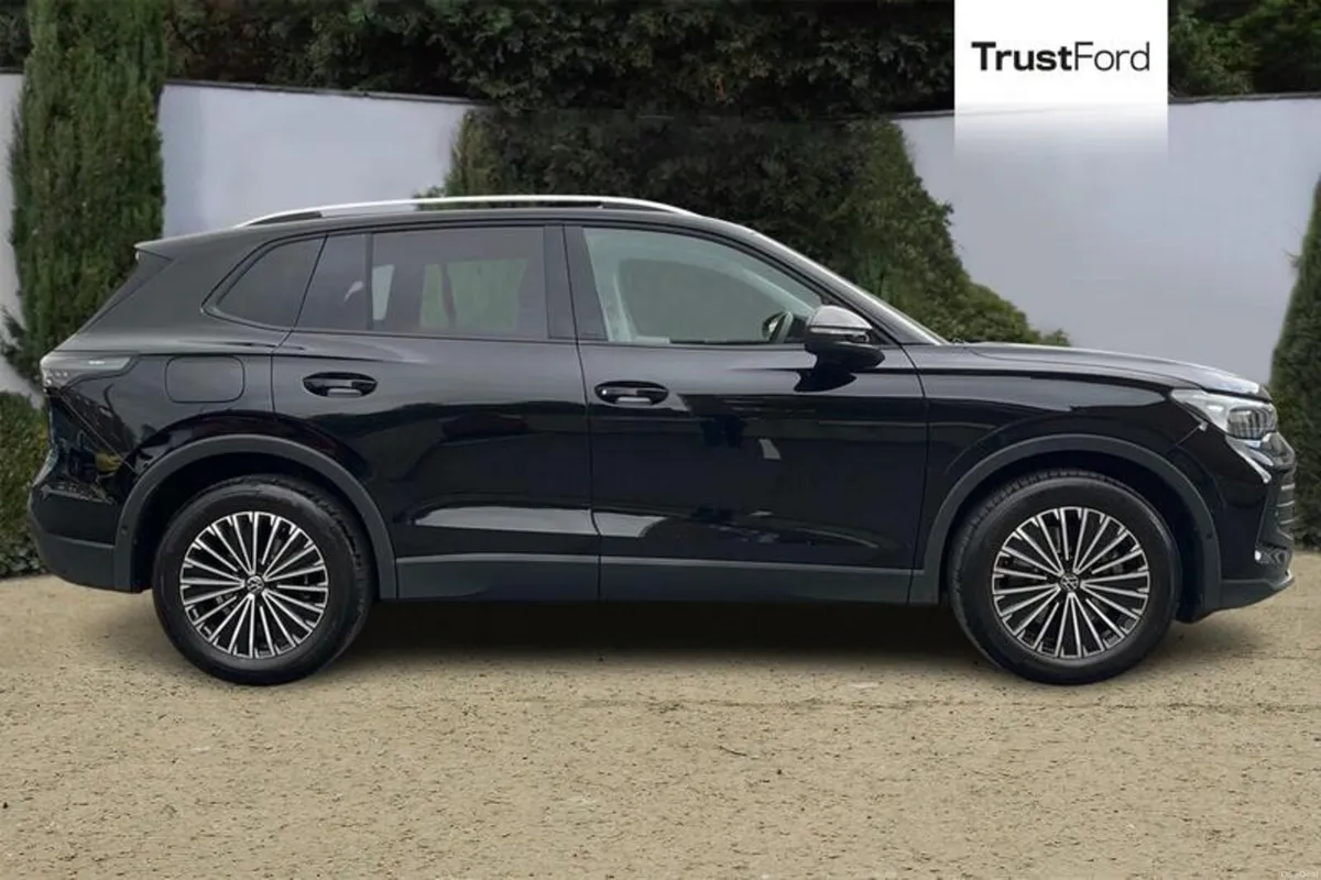 Volkswagen Tiguan 2.0 TDI Match 5dr DSG - Image 3