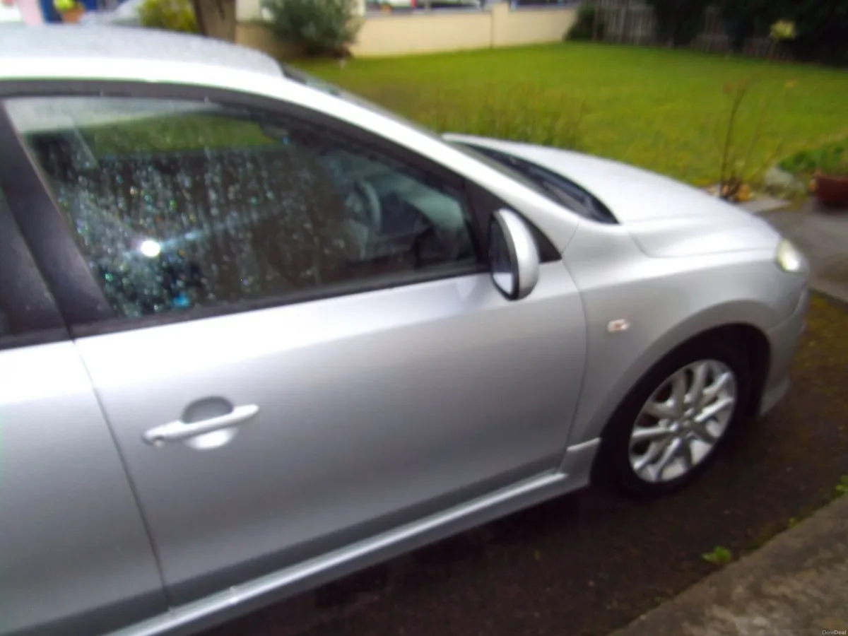 Hyundai i30 2011 - Image 2