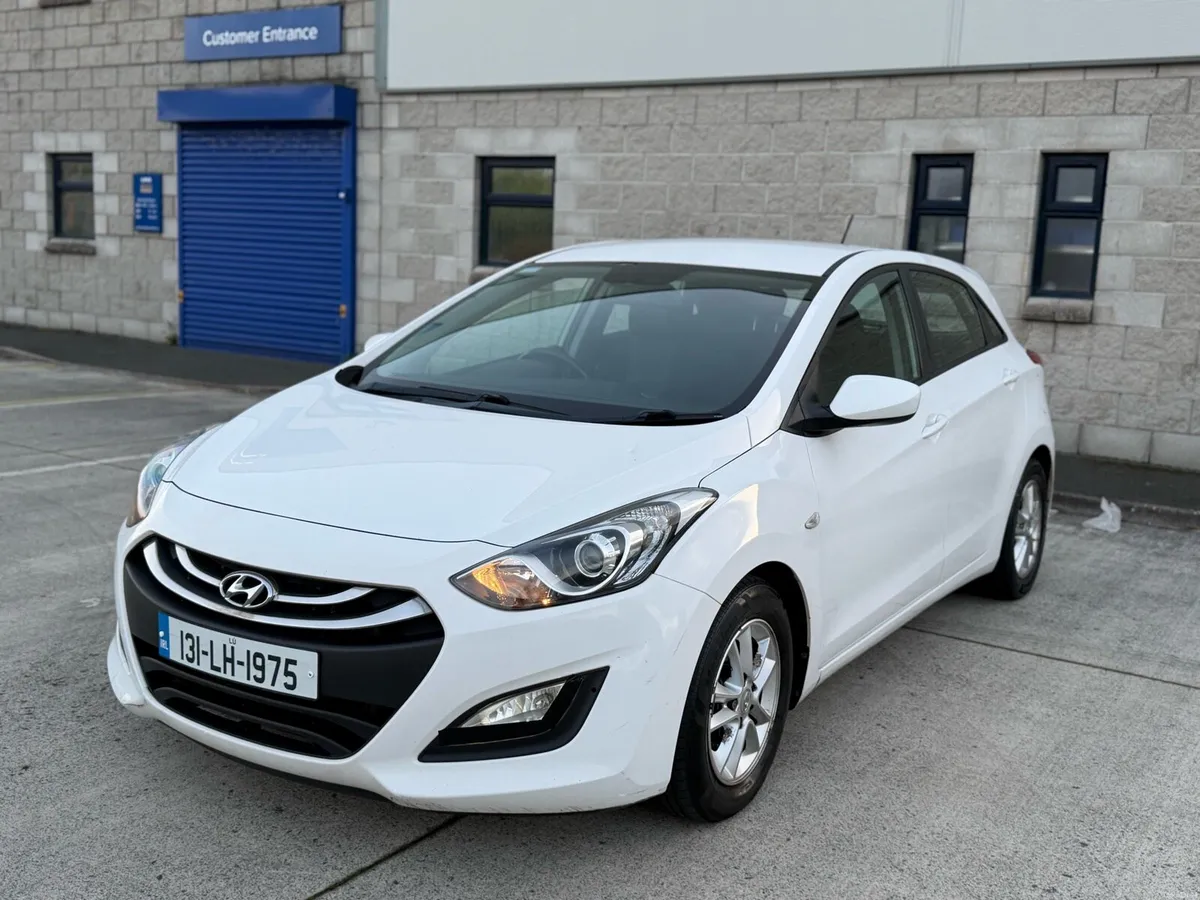 2013 hyundai i30 €2700 1.6diesel with new nct 5/27 - Image 3
