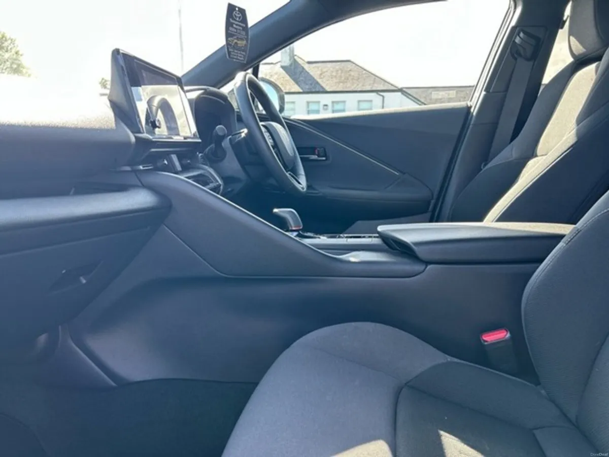Toyota C-HR Hybrid Sport - Image 6
