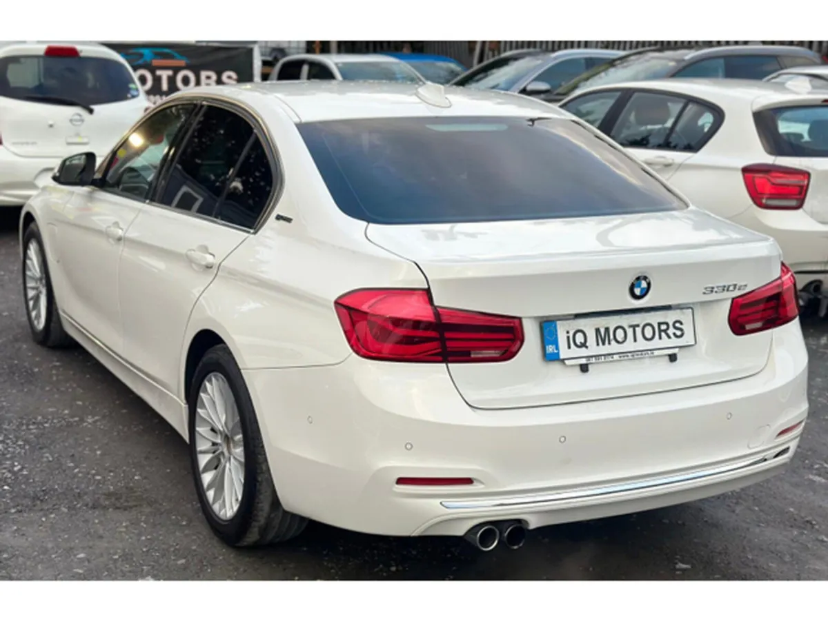 BMW 3-Series 2.0 Automatic Petrol Plug-In-Hybrid 3 - Image 4
