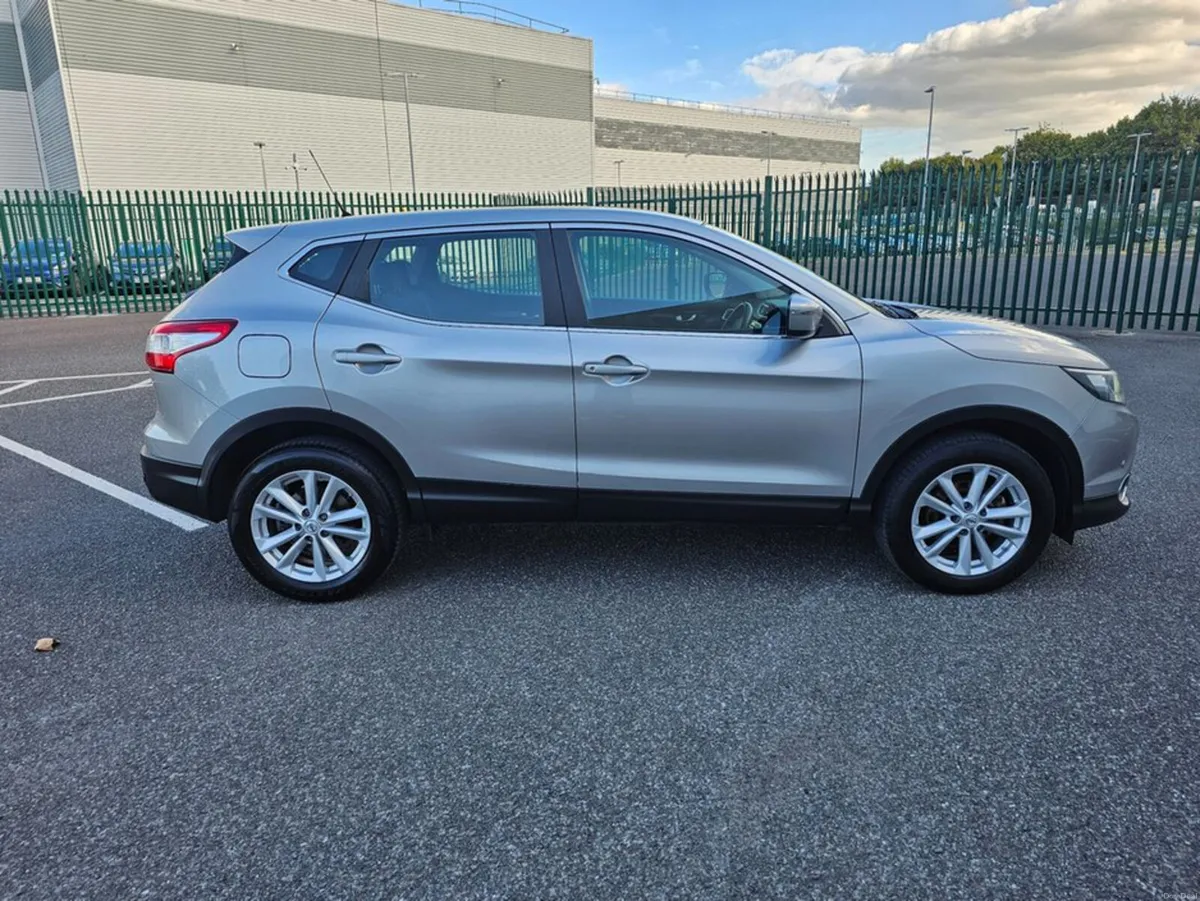 Nissan Qashqai 1.2 PETROL, ACENTA SMART MODEL, LOW - Image 6