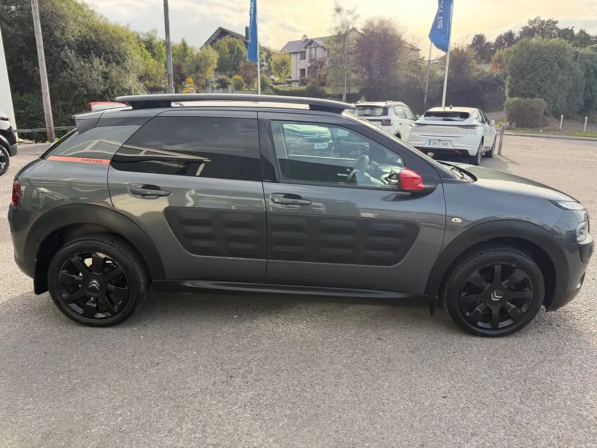 Citroen C4 Cactus BLUEHDI 100 FLAIR SS S&S MY14 4D - Image 6