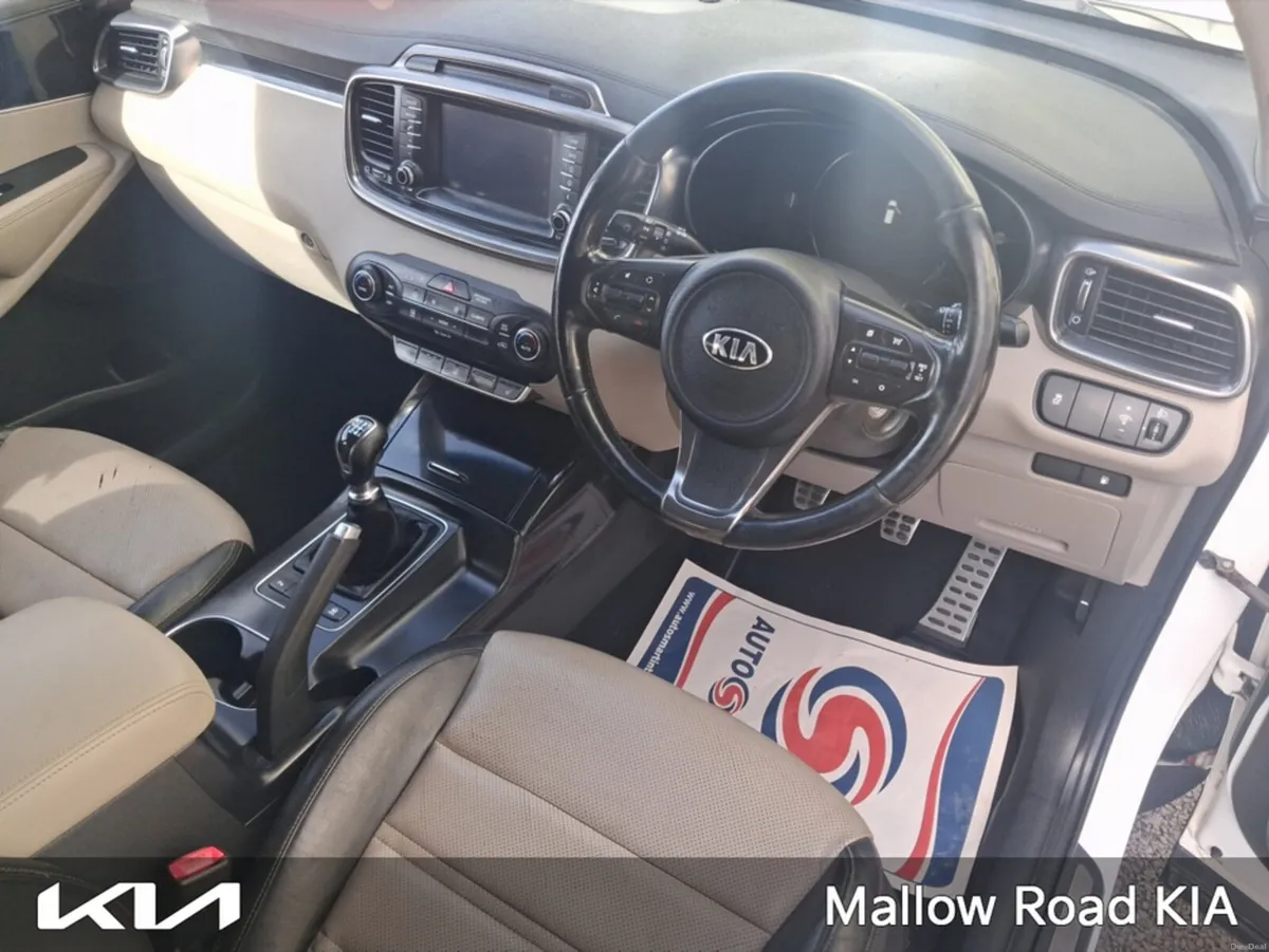 Kia Sorento PLATINUM 4X2 5DR - Image 2