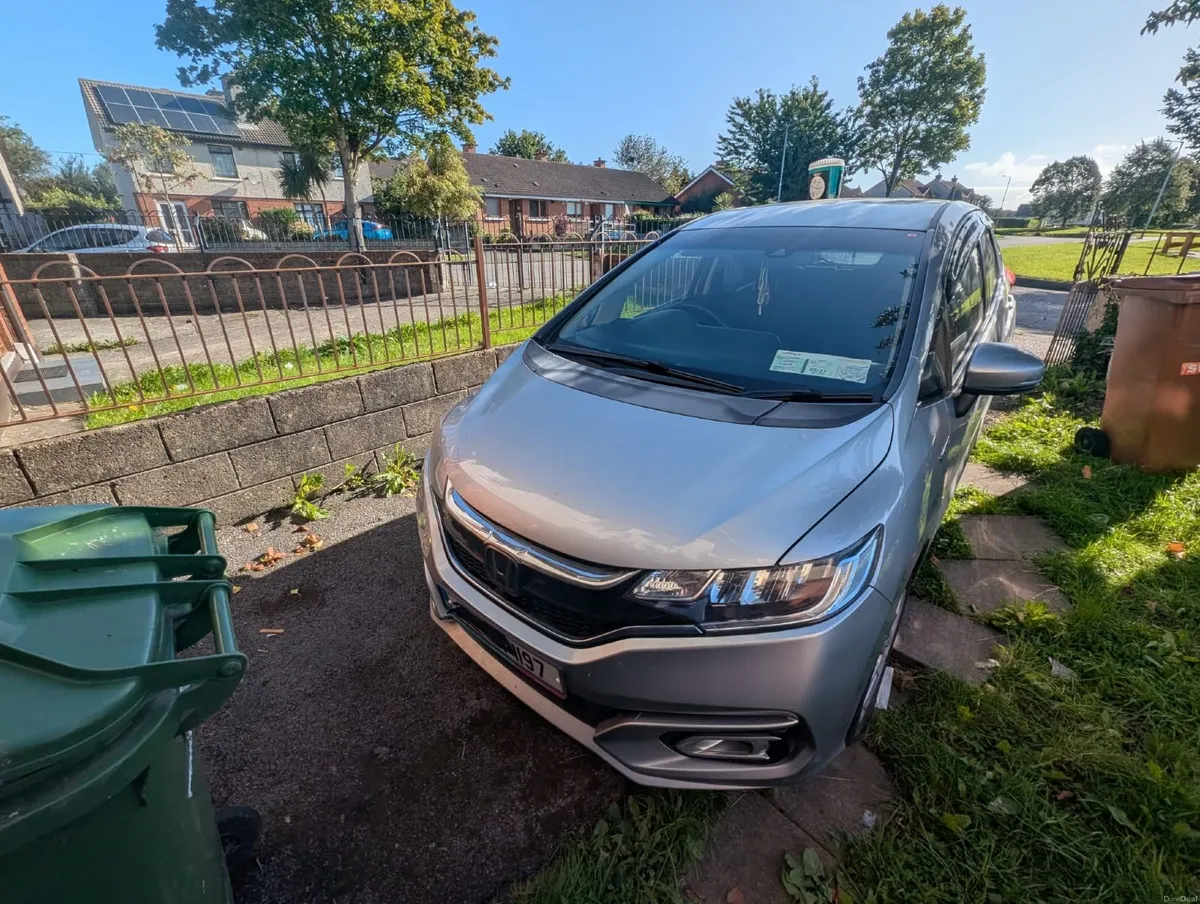 Honda Fit 2017 - Image 2