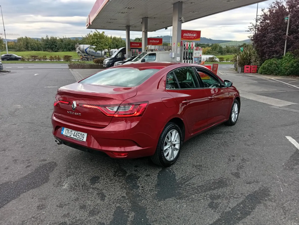 2017 Renault Megane only 17,000 kms - Image 6