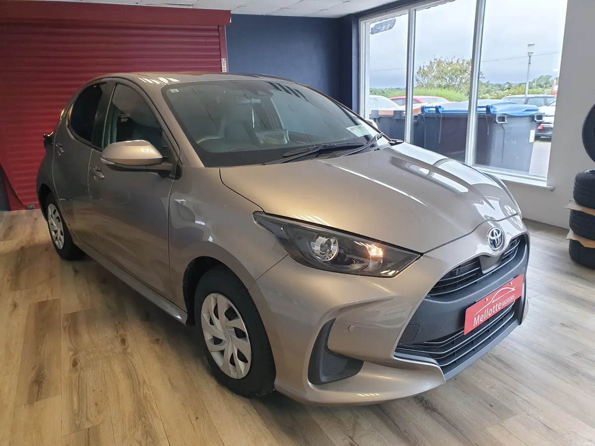 TOYOTA YARIS 1.5 HYBRID AUTO - Image 1