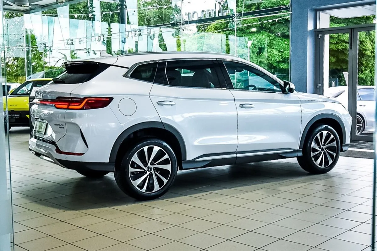 BYD SEAL U Demo Plug in Hybrid Comfort - Image 2