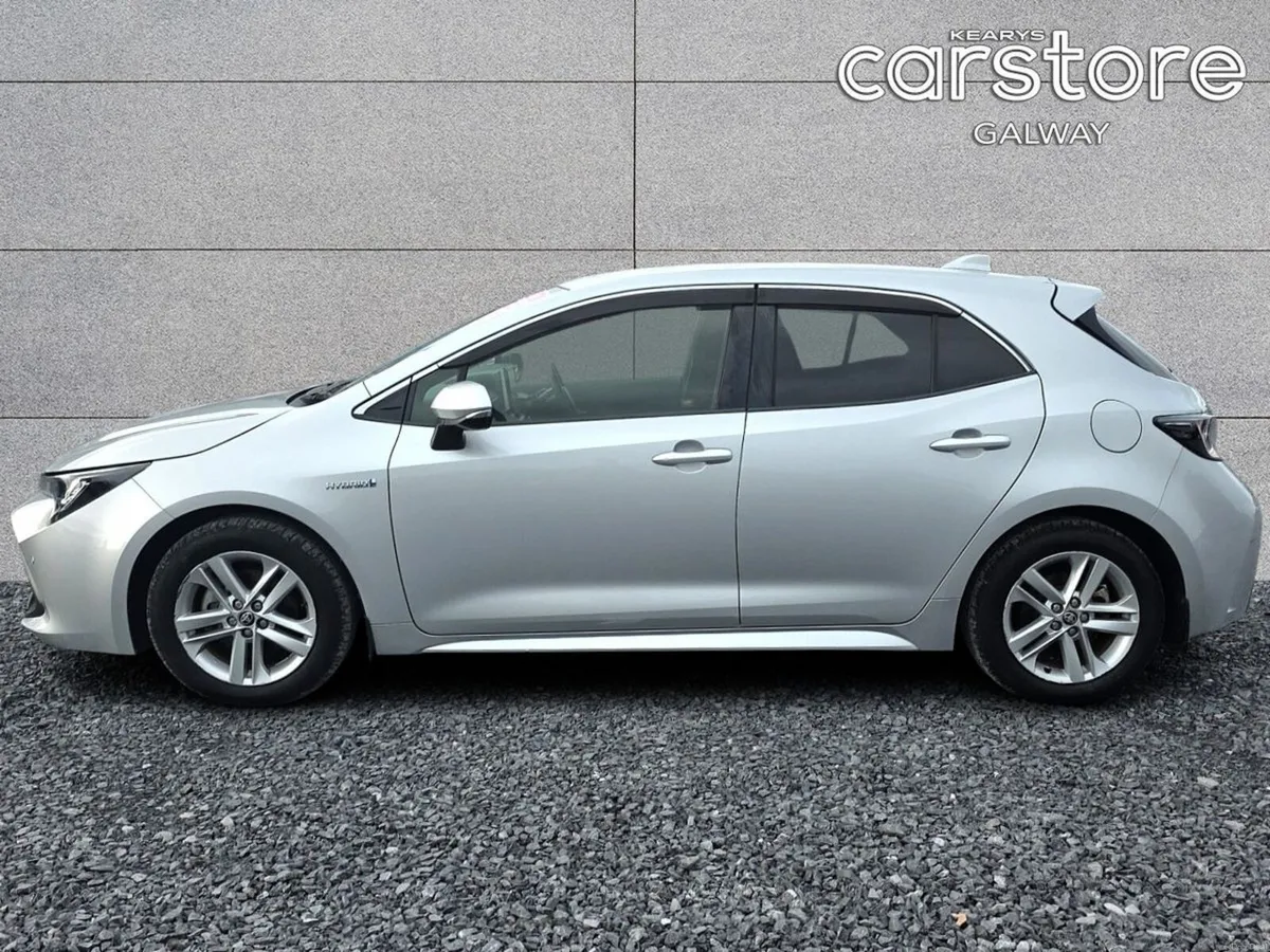 Toyota Corolla Sports Hybrid G - Image 6