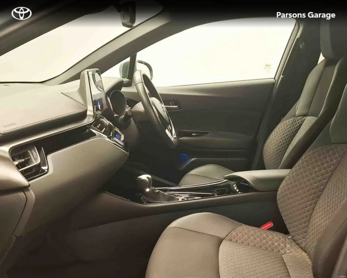 Toyota C-HR 1.8 Petrol Hybrid Sport - Image 6