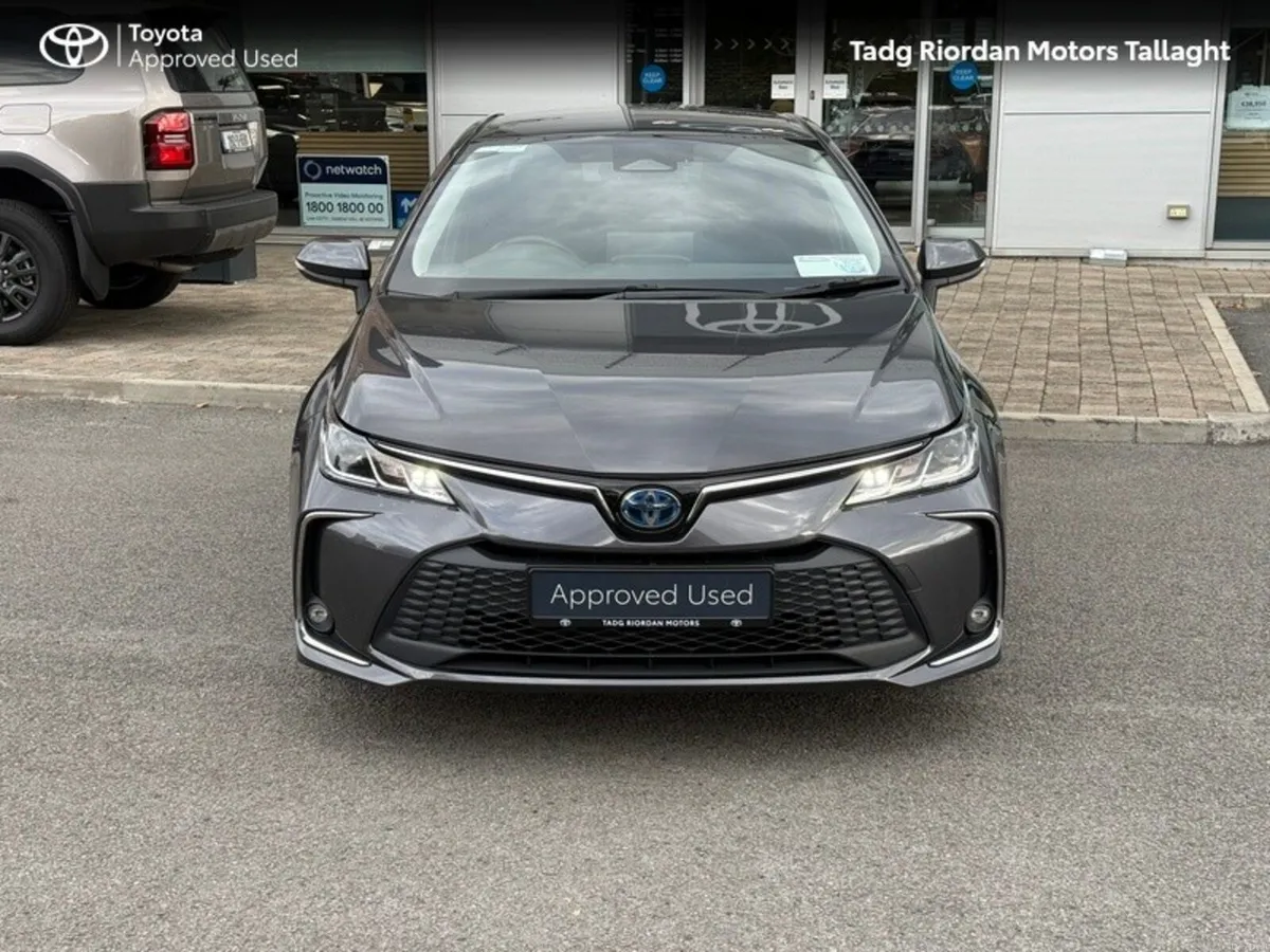 Toyota Corolla HEV LUNA SPORT SALOON - Image 5
