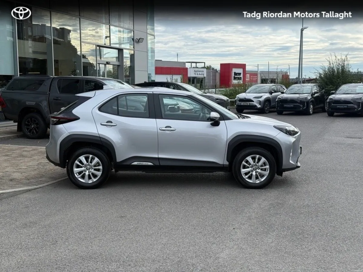Toyota Yaris Cross CROSS LUNA - Image 3