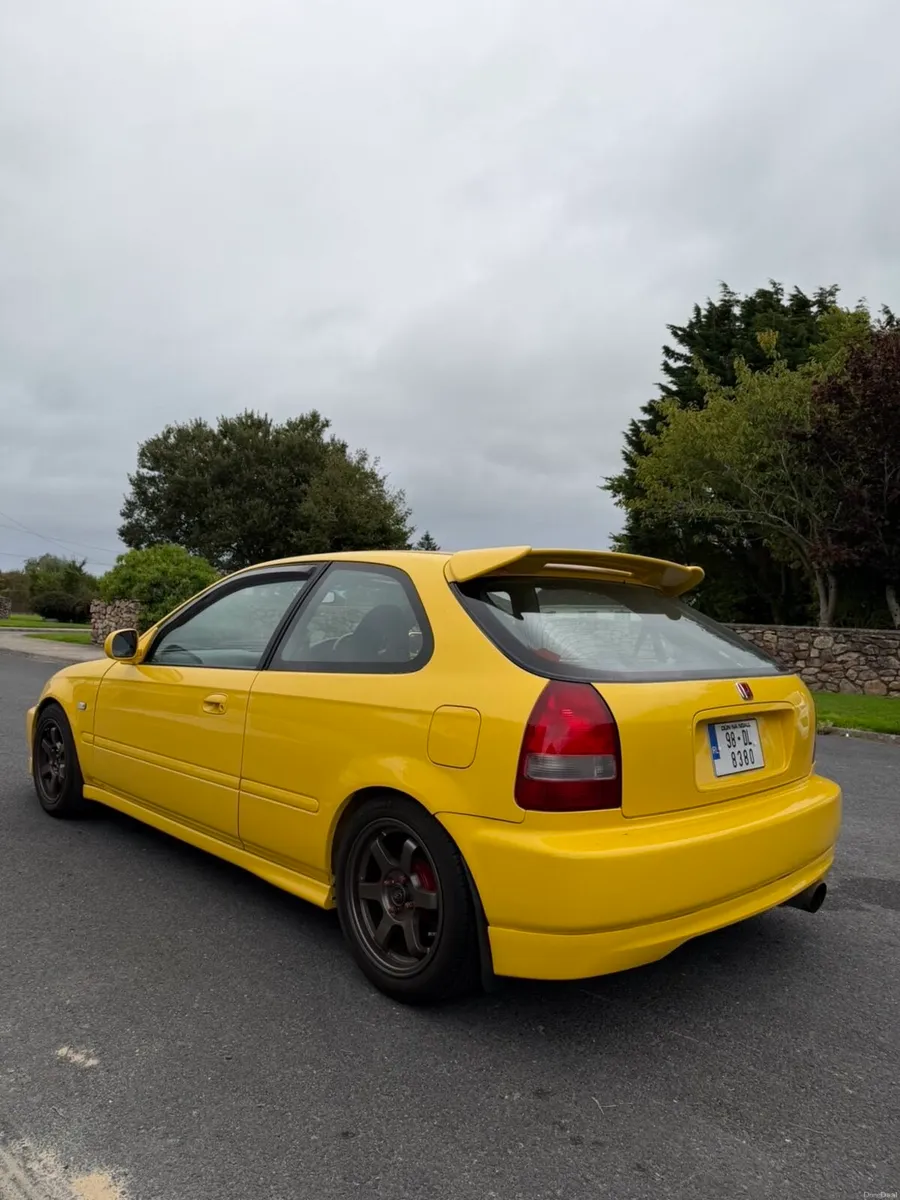 Honda civic - Image 2